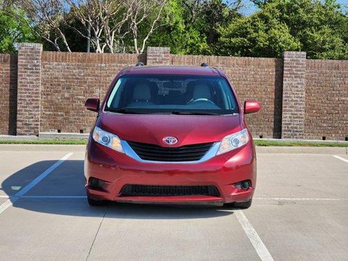 2012 Toyota Sienna LE