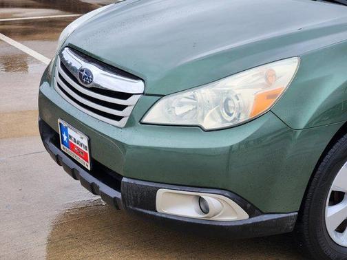 2010 Subaru Outback 2.5i Premium