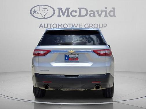 Silver Ice Metallic 2019 Chevrolet Traverse LS
