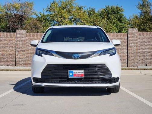 2021 Toyota Sienna LE