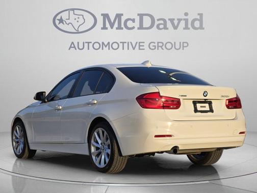 Alpine White 2017 BMW 320 i xDrive