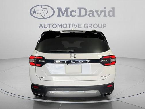 Platinum White Pearl 2026 Honda Pilot Elite
