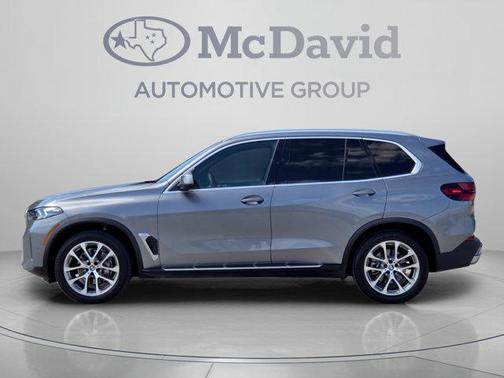 Gray Metallic 2024 BMW X5 sDrive40i