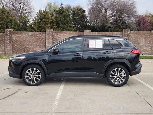 2022 Toyota Corolla Cross XLE