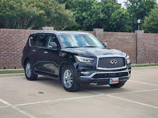 2022 INFINITI QX80 Luxe
