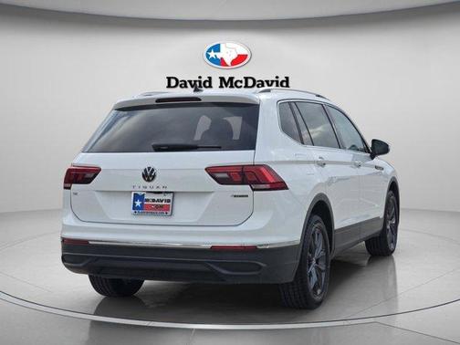Pure White 2022 Volkswagen Tiguan 2.0T SE
