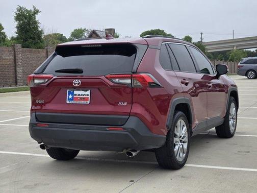 Pearl 2020 Toyota RAV4 XLE Premium