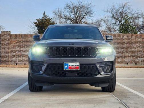 2022 Jeep Grand Cherokee Altitude