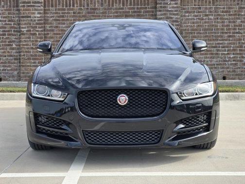 2017 Jaguar XE 35t R-Sport
