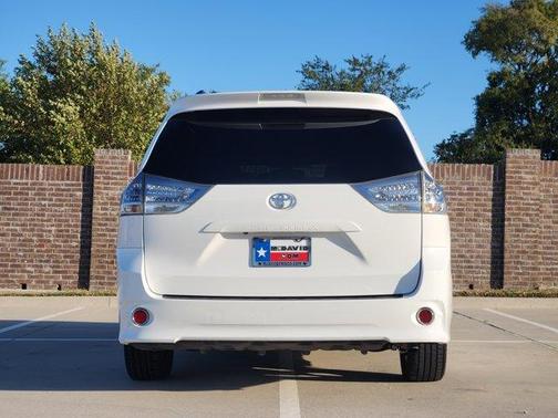 2016 Toyota Sienna L