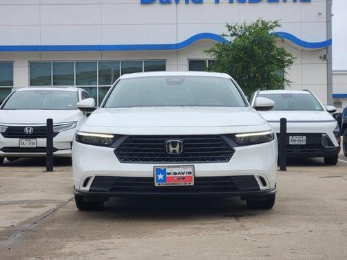 Platinum White Pearl 2023 Honda Accord EX