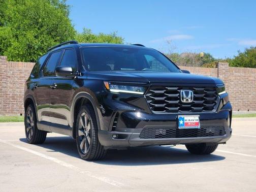 Crystal Black Pearl 2025 Honda Pilot Sport