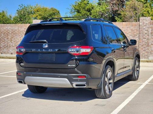 2023 Honda Pilot Elite