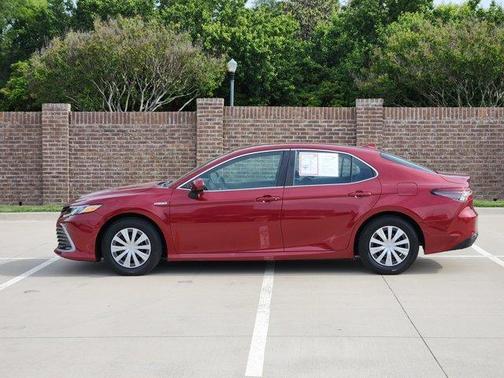 2021 Toyota Camry Hybrid LE