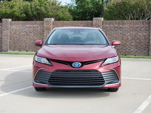 2021 Toyota Camry Hybrid LE