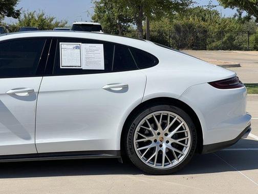 2020 Porsche Panamera 4