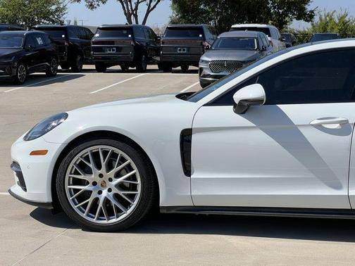 2020 Porsche Panamera 4