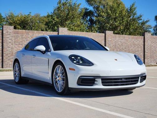2020 Porsche Panamera 4
