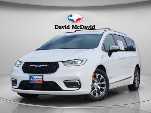 2025 Chrysler Pacifica Hybrid Pinnacle