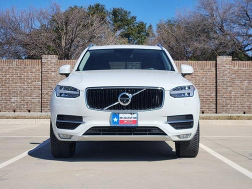 2016 Volvo XC90 T6 Momentum