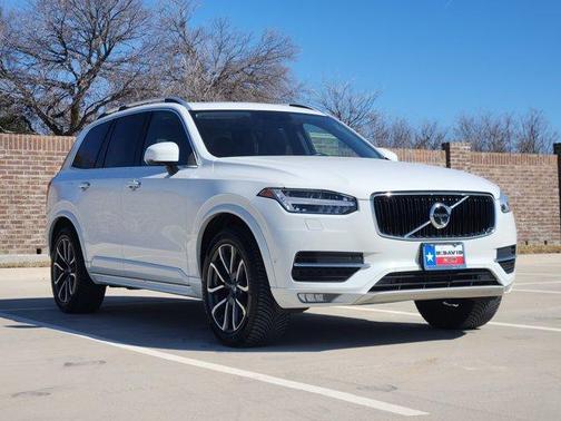 2016 Volvo XC90 T6 Momentum