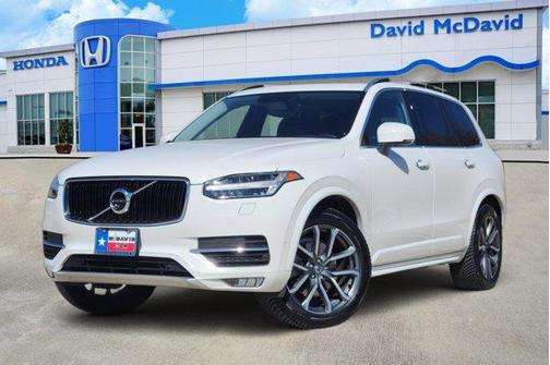 2016 Volvo XC90 T6 Momentum