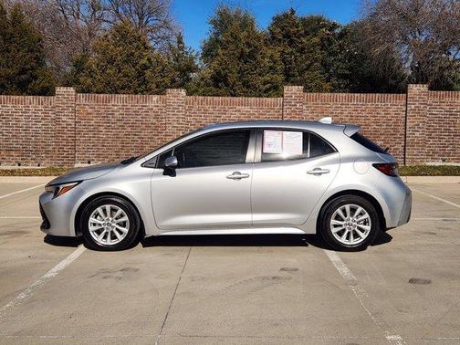 2024 Toyota Corolla Hatchback SE