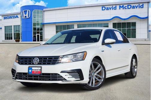 2017 Volkswagen Passat 1.8T R-Line