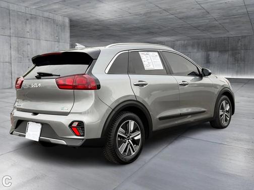2022 Kia Niro LXS