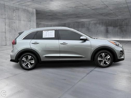 2022 Kia Niro LXS