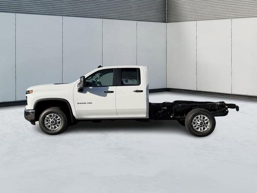 Summit White 2026 Chevrolet Silverado 2500 WT