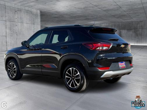 Mosaic Black Metallic 2025 Chevrolet Trailblazer LT