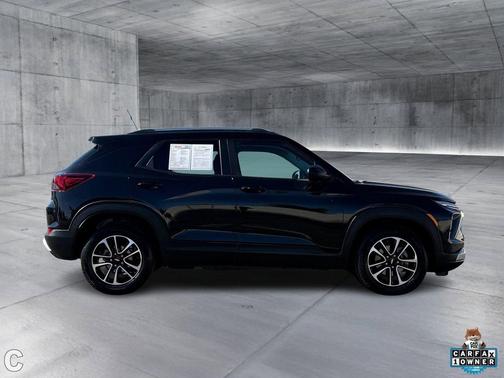 Mosaic Black Metallic 2025 Chevrolet Trailblazer LT