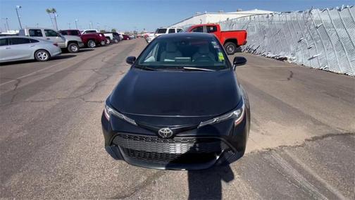 Photo 4 of 36 of 2019 Toyota Corolla Hatchback SE