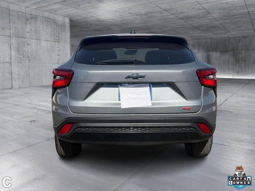 Sterling Gray Metallic 2024 Chevrolet Trax FWD 1RS