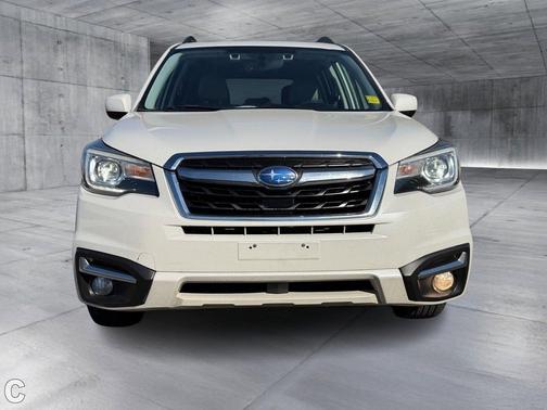 Crystal White Pearl 2017 Subaru Forester 2.5i Limited