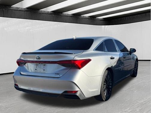 Celestial Silver Metallic 2021 Toyota Avalon Hybrid XSE