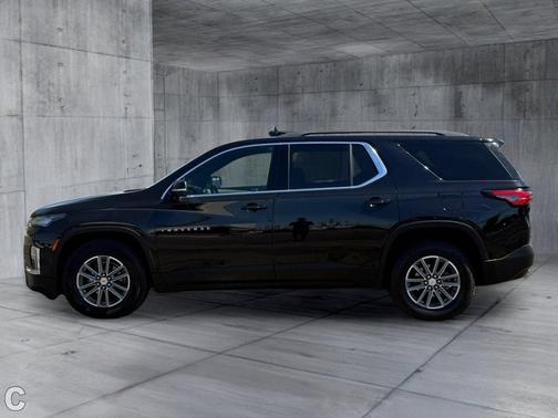 Mosaic Black Metallic 2023 Chevrolet Traverse LT Cloth
