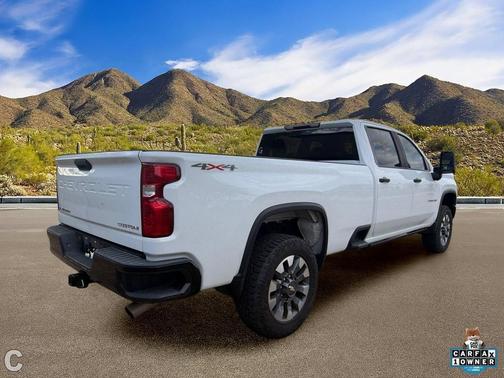 Summit White 2022 Chevrolet Silverado 2500 Custom