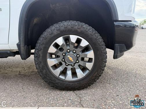 Summit White 2022 Chevrolet Silverado 2500 Custom