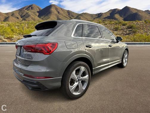 2020 Audi Q3 45 S line Prestige