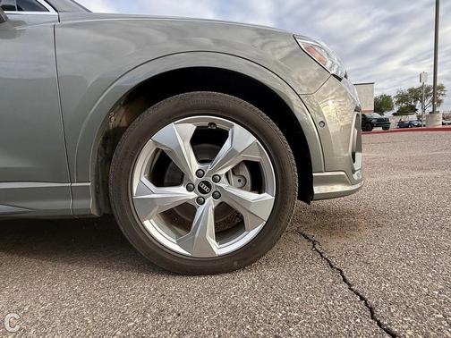 2020 Audi Q3 45 S line Prestige