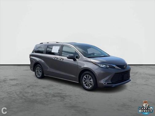 2023 Toyota Sienna XLE