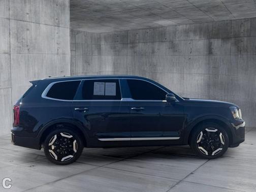 Ebony Black 2024 Kia Telluride S