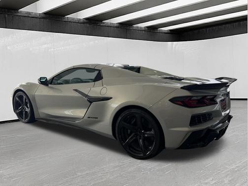 Silver Flare Metallic 2023 Chevrolet Corvette Z06