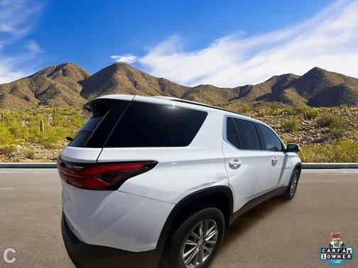 Summit White 2023 Chevrolet Traverse LT Cloth