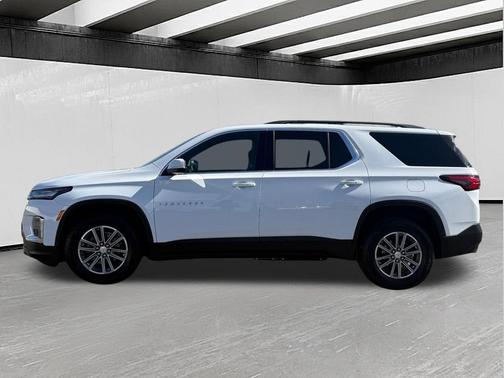 Summit White 2023 Chevrolet Traverse LT Cloth