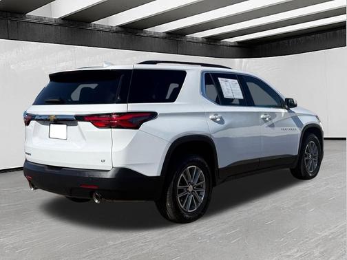 Summit White 2023 Chevrolet Traverse LT Cloth
