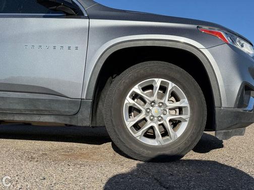 Satin Steel Metallic 2020 Chevrolet Traverse LT Leather