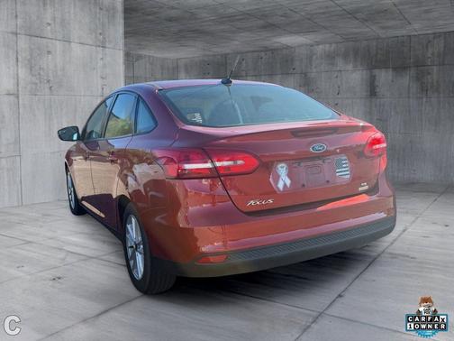 Hot Pepper Red Metallic Tinted Clearcoat 2018 Ford Focus SE